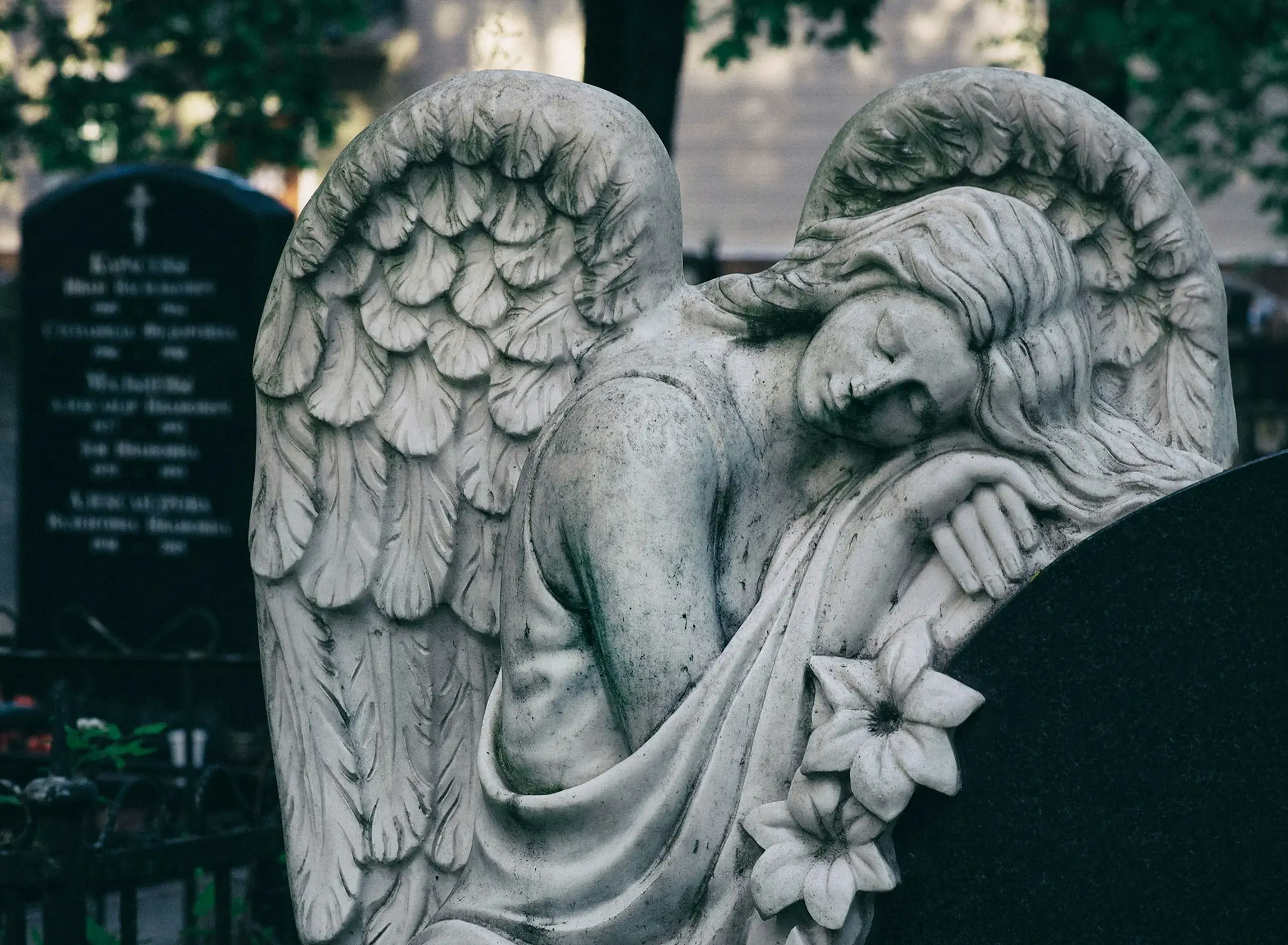 Statua in un cimitero